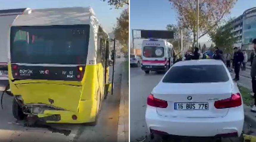  S&uuml;r&uuml;c&uuml;lerinin yarıştığı 2 otomobil, belediye otob&uuml;s&uuml; ile &ccedil;arpıştı; 14 yaralı