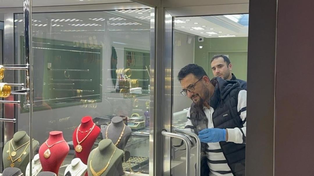 Ordu da silahlı kuyumcu soygunu: Çalışanı bağlayıp, yaklaşık 5 kilo altınla kayıplara karıştı 1