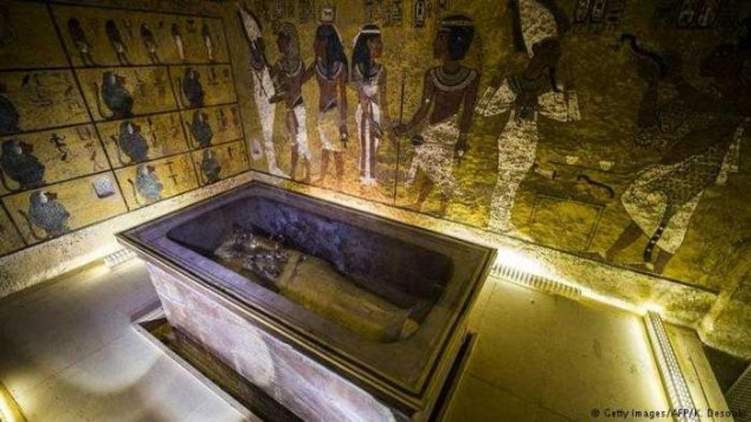 Firavun'un laneti ger&ccedil;ek mi mezarına dokunan &ouml;l&uuml;yor