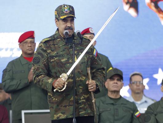ABD-Venezuela gerilimi tavan yaptı! Maduro kılıcı çekti