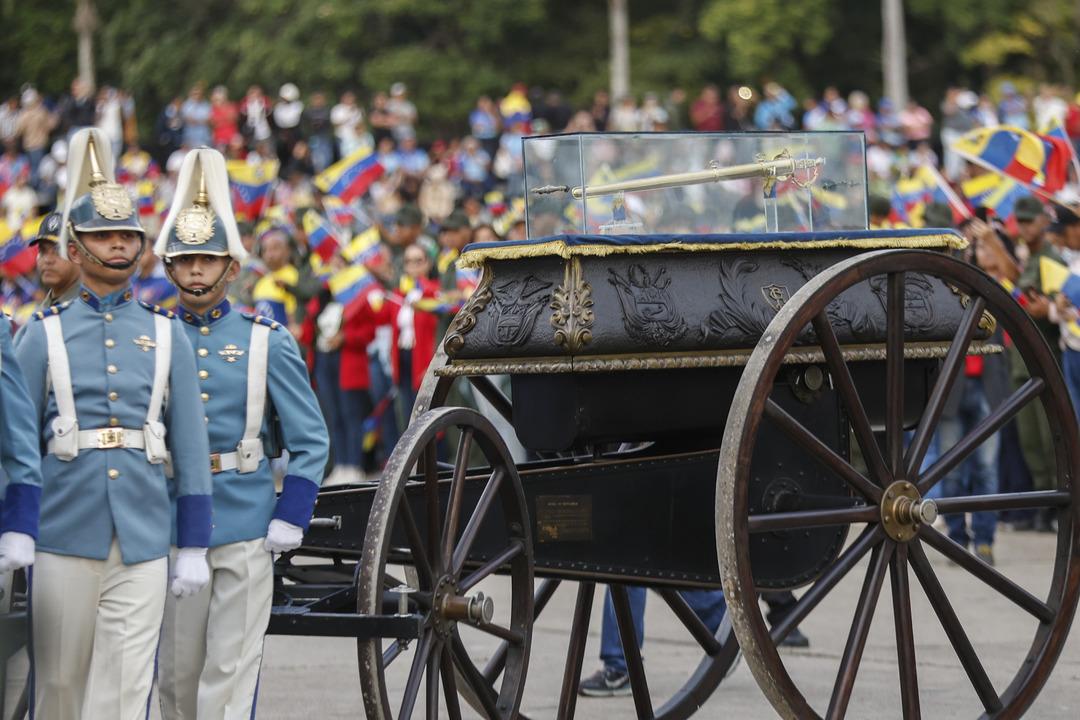 Maduro dan Trump a restin en büyüğü! Kılıcı çekip açıkladı: "4,5 milyon milis hazır" 8