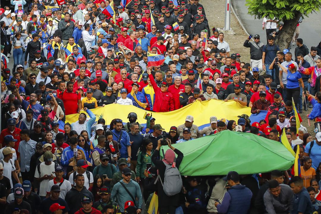 Maduro dan Trump a restin en büyüğü! Kılıcı çekip açıkladı: "4,5 milyon milis hazır" 6