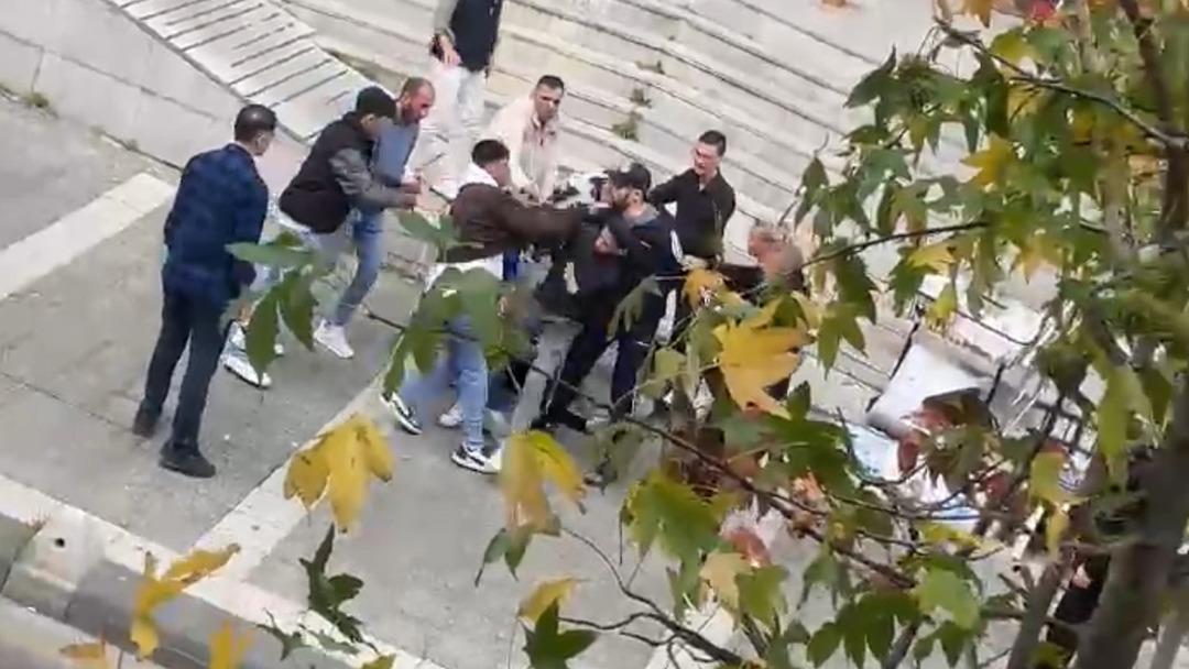 Yer: Kağıthane! Taciz iddiası sonrası ortalık karıştı, 2 kişiyi bıçakladı 3