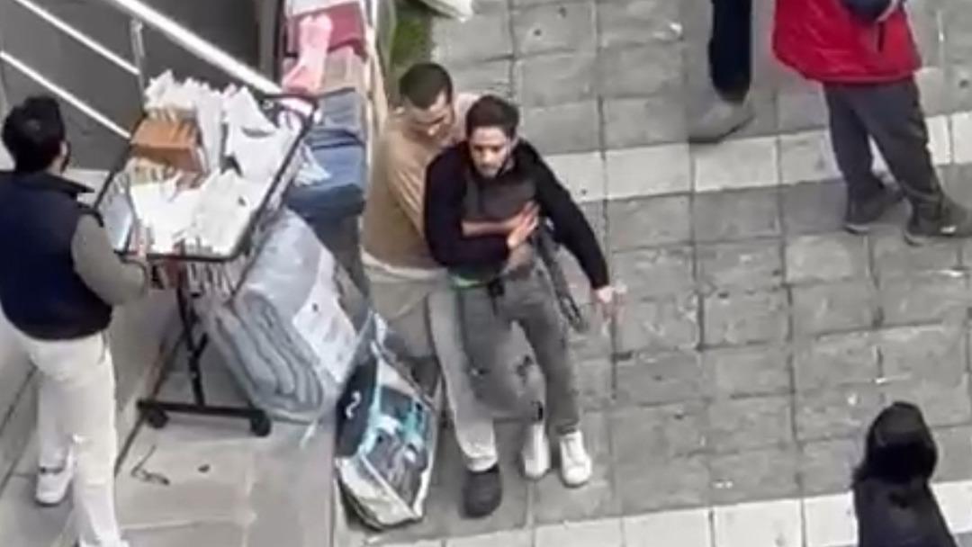 Yer: Kağıthane! Taciz iddiası sonrası ortalık karıştı, 2 kişiyi bıçakladı 4