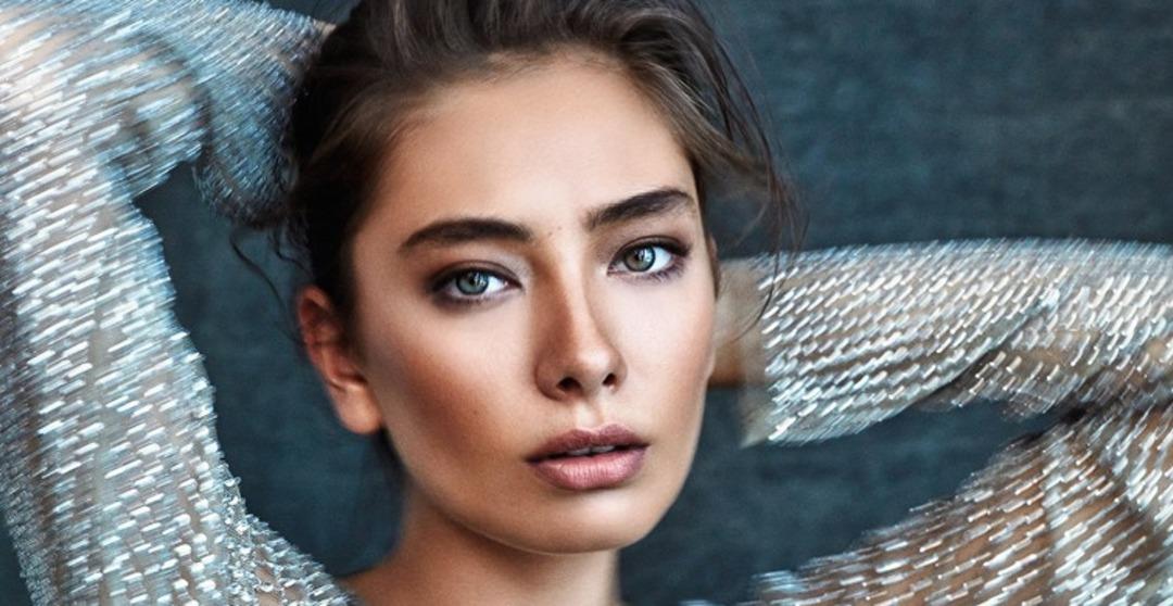Neslihan Atag&uuml;l makyajsız halini paylaştı!