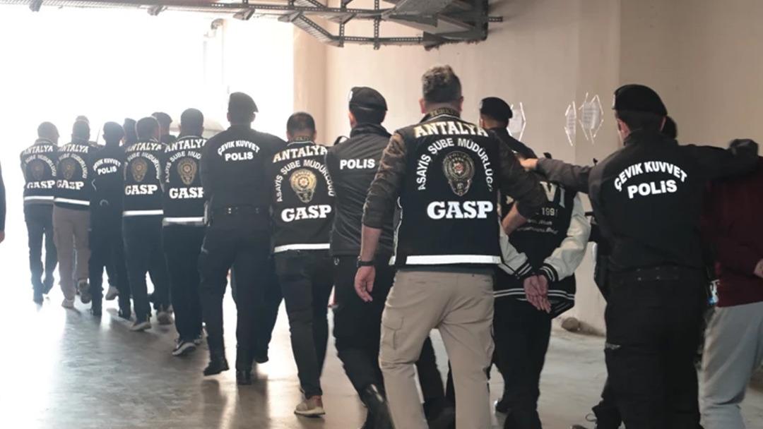 Peynir tabağına 2500 TL yazılıyordu!  Buluşma Tuzağı  kuran çete çökertildi 1