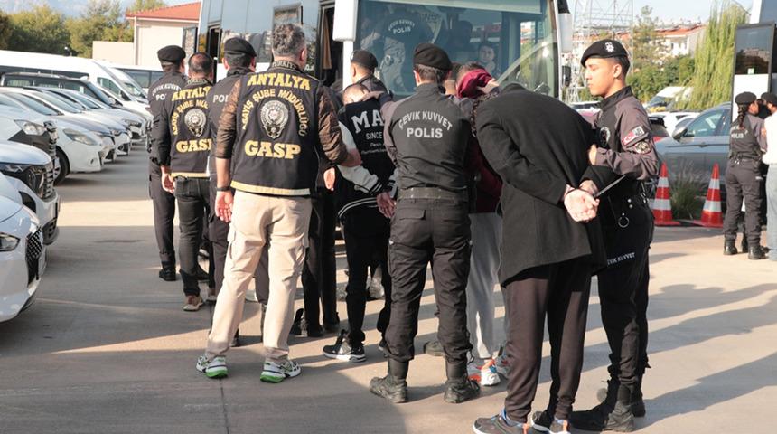 Peynir tabağına 2500 TL yazılıyordu! 'Buluşma Tuzağı' kuran çete çökertildi