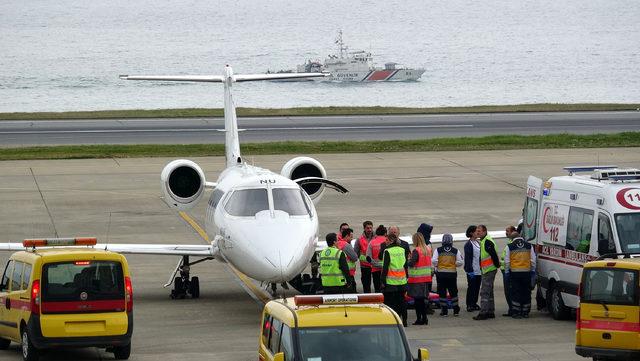 Trabzon'a acil iniş yapan ambulans uçağın arızası giderildi, İngiltere'ye uçtu