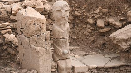 'Ölüm yüzü' heykeli bilim dünyasını heyecanlandırdı! Taş Tepeler'de şaşırtan keşifler