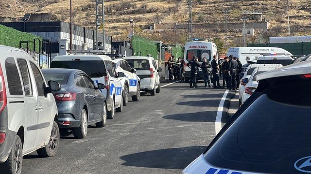 Polis memuru dehşet sa&ccedil;tı... Kayınvalidesini &ouml;ld&uuml;r&uuml;p intihar girişiminde bulundu 2