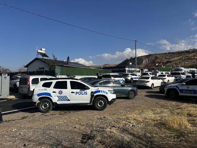 Polis memuru dehşet sa&ccedil;tı... Kayınvalidesini &ouml;ld&uuml;r&uuml;p intihar girişiminde bulundu 4