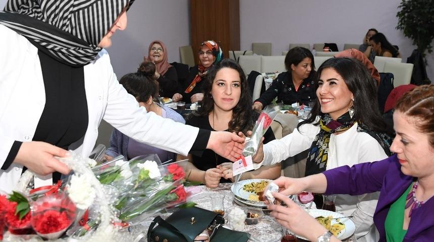 Ankara B&uuml;y&uuml;kşehir&rsquo;den sığınma evlerinde kalan kadınlara moral