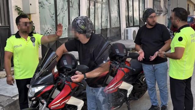 Polis kıyafeti giyip kurgu video çeken şahıslar gözaltına alındı