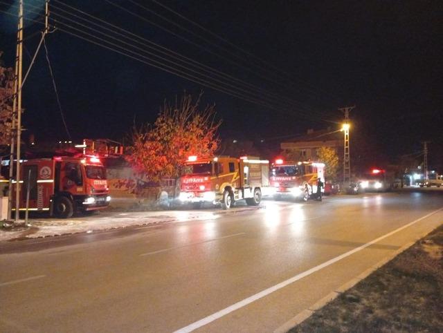 Tek katlı evdeki yangın korkuttu 1