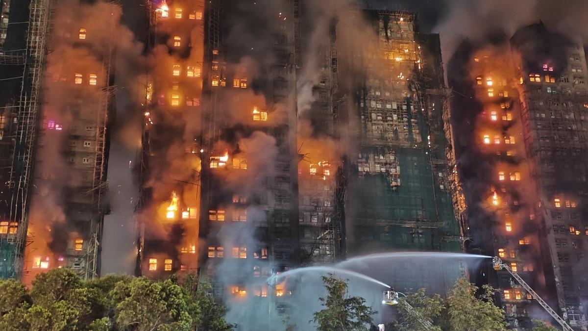 Hong Kong'da gökdelenlerde yangın felaketi! Can kaybı 36'ya yükseldi, 279 kişi kayıp - Dünya Haberleri