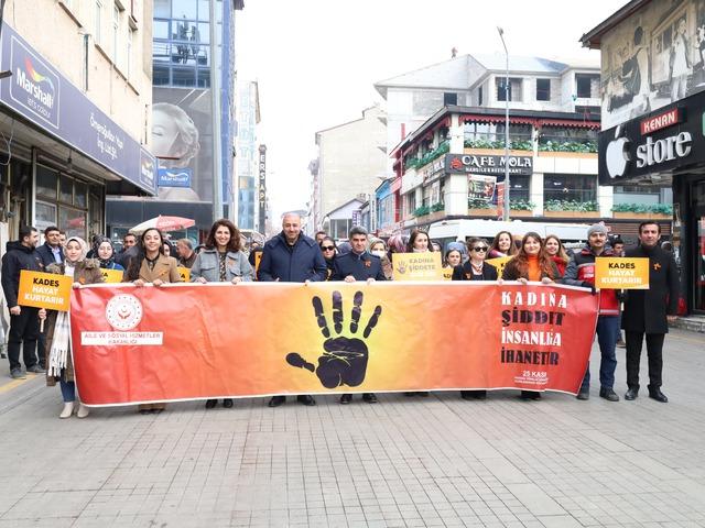 Ağrı'da kadına yönelik şiddete karşı farkındalık yürüyüşü