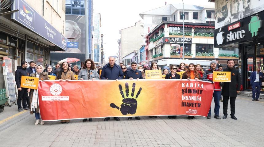 Ağrı'da kadına yönelik şiddete karşı farkındalık yürüyüşü