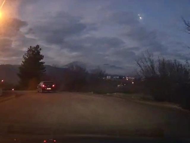 Karabük'te gökyüzünü bir anda aydınlatan cisim kamerada