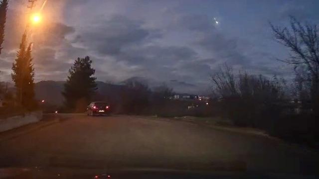 Karabük'te gökyüzünü bir anda aydınlatan cisim kamerada