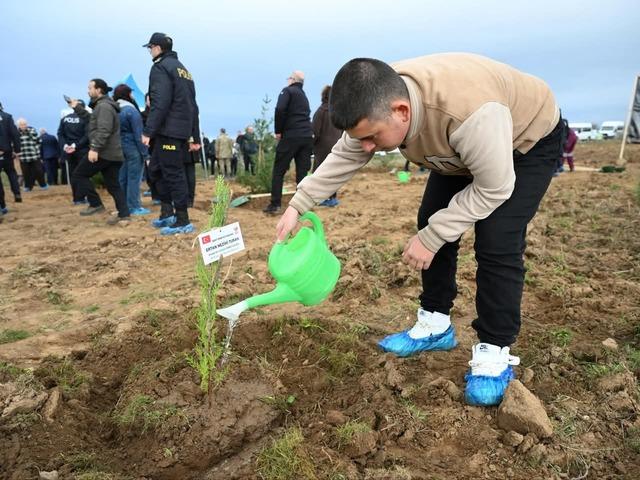 Edirne'de şehitler anısına 500 fidan toprakla buluştu