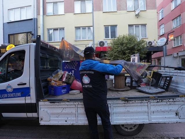 Balıkesir'de zabıtadan kaldırım işgaline sıkı denetim