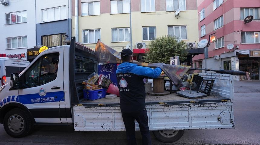 Balıkesir'de zabıtadan kaldırım işgaline sıkı denetim