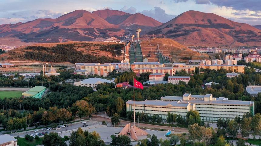 Atat&uuml;rk &Uuml;niversitesi, disiplinlerarası bilim sıralaması d&uuml;nya 159&rsquo;uncusu oldu