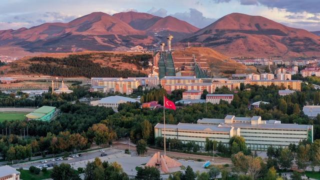 Atatürk Üniversitesi, disiplinlerarası bilim sıralaması dünya 159’uncusu oldu