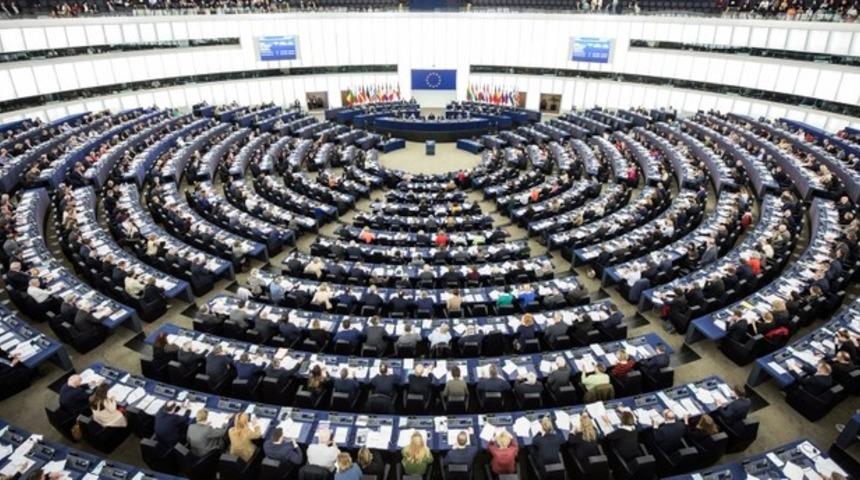 Avrupa Parlamentosu'ndan &lsquo;sosyal medyada 16 yaş sınırı&rsquo; &ccedil;ağrısı
