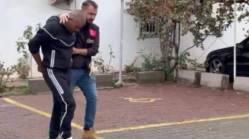 Kendi doğum g&uuml;n&uuml;nde barışmak i&ccedil;in buluştuğu husumetlisini &ouml;ld&uuml;rm&uuml;ş