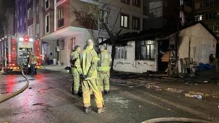 Bağcılar’da gecekondu yangını: Anne ve 4 çocuğu dumandan etkilendi