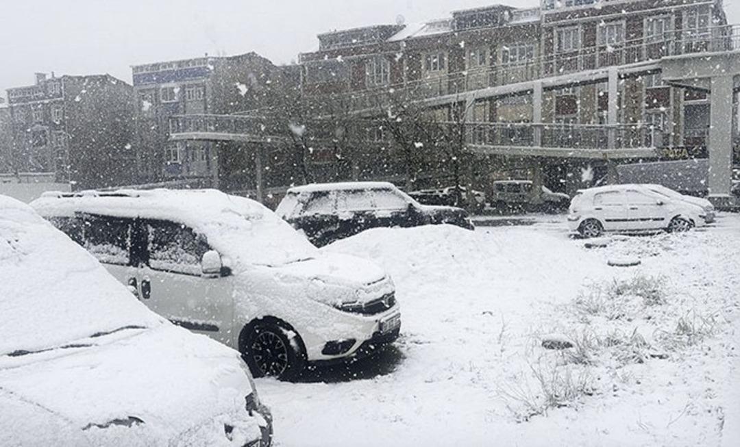 81 ilin 80 inde bekleniyor: Kar için İstanbul a tarih verildi 3