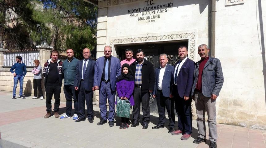 Mardinli ortaokul &ouml;ğrencisi Emine, 'sıra dışı okur' se&ccedil;ildi