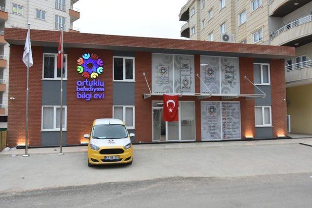 Artuklu Belediyesi bilgi evinde öğrenciler bilgiye doyacak