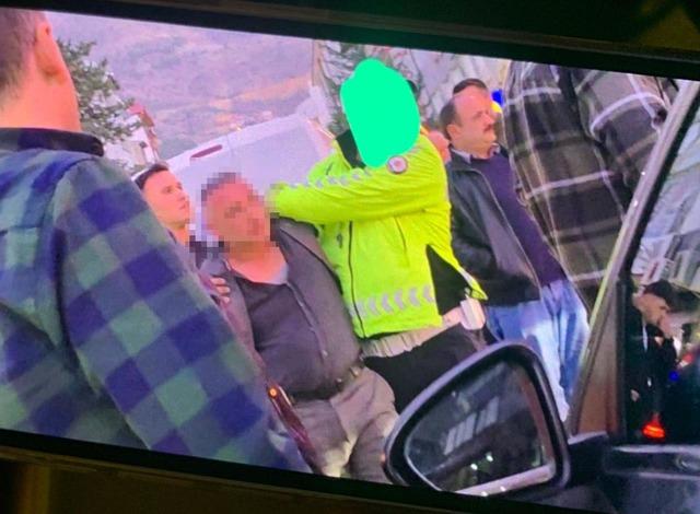 Kaşla göz arasında dehşet! Gözü dönmüş caninin kaldırımdaki kadına yaptığı tüyler ürpertti 9