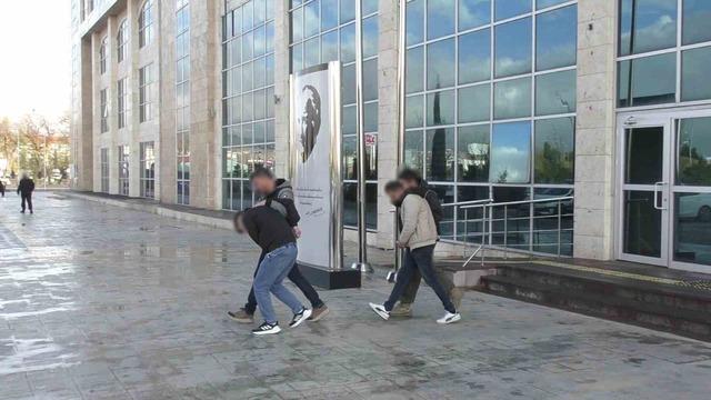 Uşak’ta uyuşturucu operasyonu: 5 kişi tutuklama 4