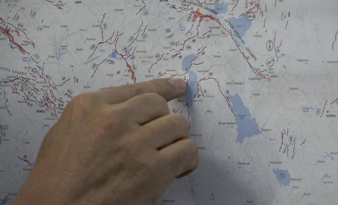 Prof. Dr. Şahin uyardı: İlçe felakete sürükleniyor! Acil önlem alınmazsa çökme ve yangın meydana gelecek! 2