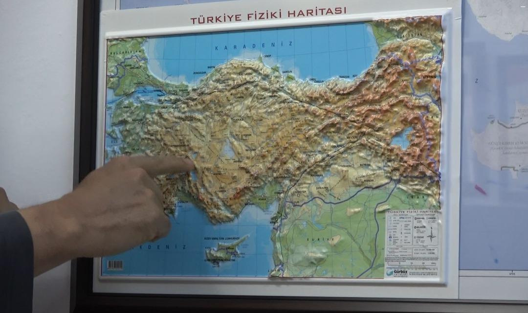 Prof. Dr. Şahin uyardı: İlçe felakete sürükleniyor! Acil önlem alınmazsa çökme ve yangın meydana gelecek! 8