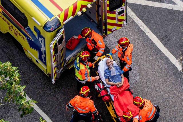 Hong Kong’daki yangın faciasında can kaybı 55’e yükseldi 9