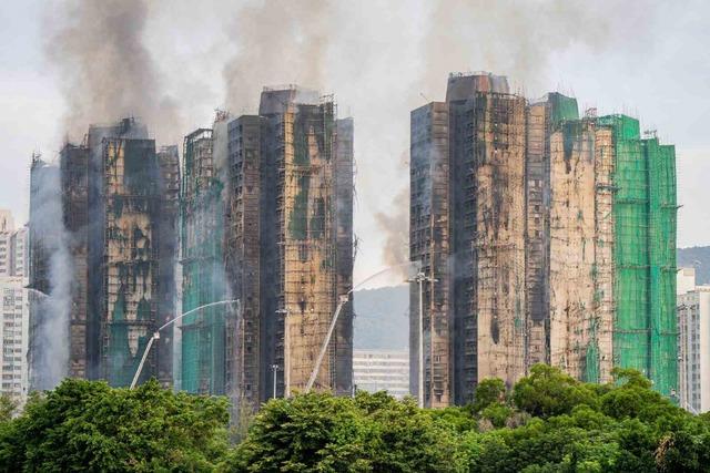 Hong Kong’daki yangın faciasında can kaybı 55’e yükseldi 7