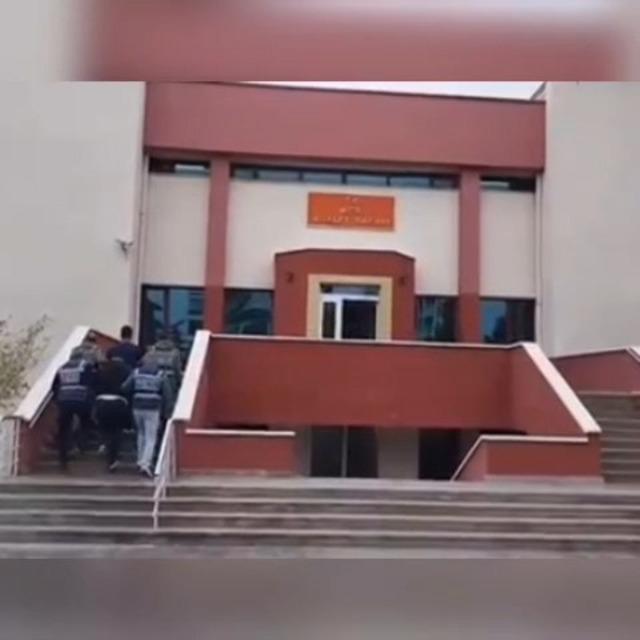 Silahla mala zarar veren firari şüpheliler yakalandı 1