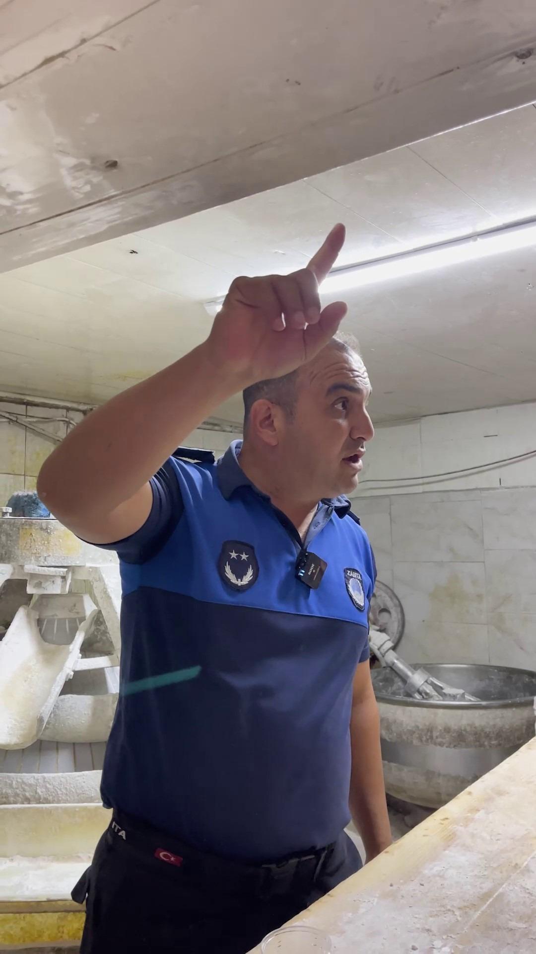 Fırın denetiminde mide bulandıran g&ouml;r&uuml;nt&uuml;ler: Zabıta ekipleri şaşkına d&ouml;nd&uuml;! 5