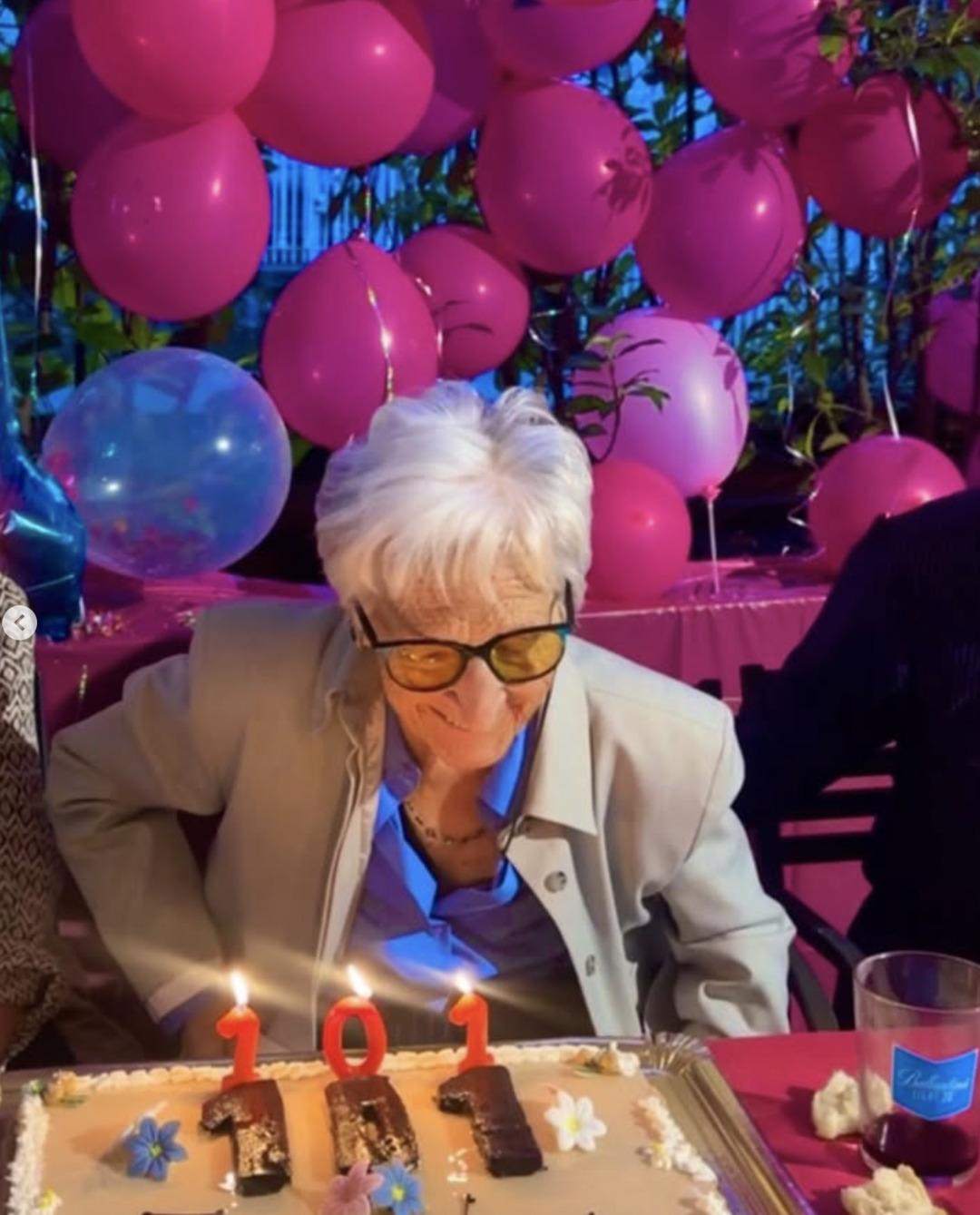 101 yaşındaki kadın uzun yaşamın sırrını açıkladı: "Bu iki yiyeceği sakın yemeyin" 4