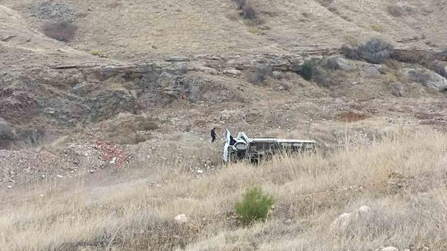 Elazığ’da kamyon devrildi: 1 yaralı