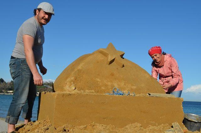 Gelibolu&rsquo;da kumdan heykeller sergilenecek 2
