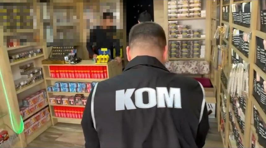 Evin odalarını sigara imalathanesine çevirmişler