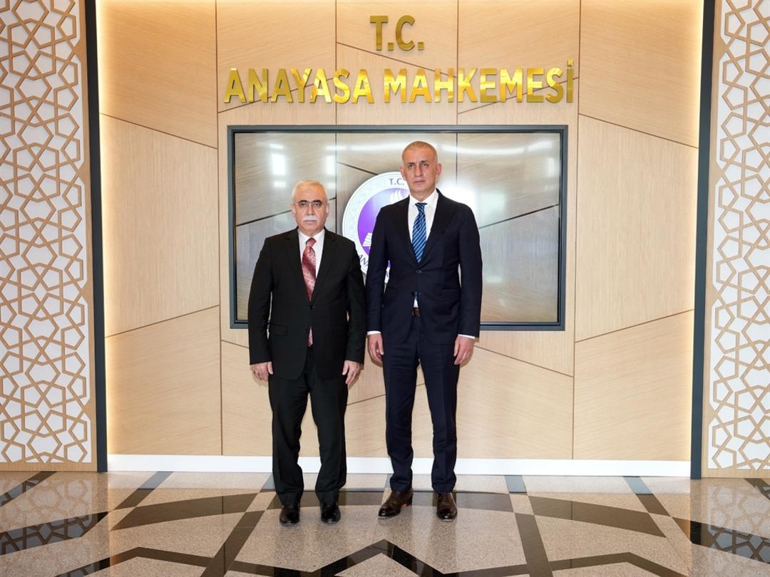 TFF Başkanı Hacıosmanoğlu ndan Anayasa Mahkemesi Başkanı &Ouml;zkaya ya ziyaret 1