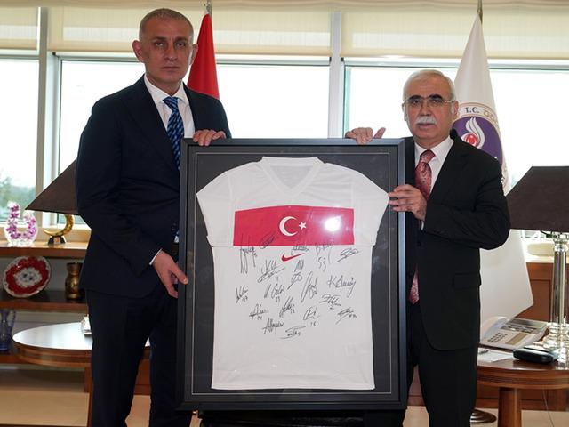 TFF Başkanı Hacıosmanoğlu'ndan Anayasa Mahkemesi Başkanı Özkaya'ya ziyaret