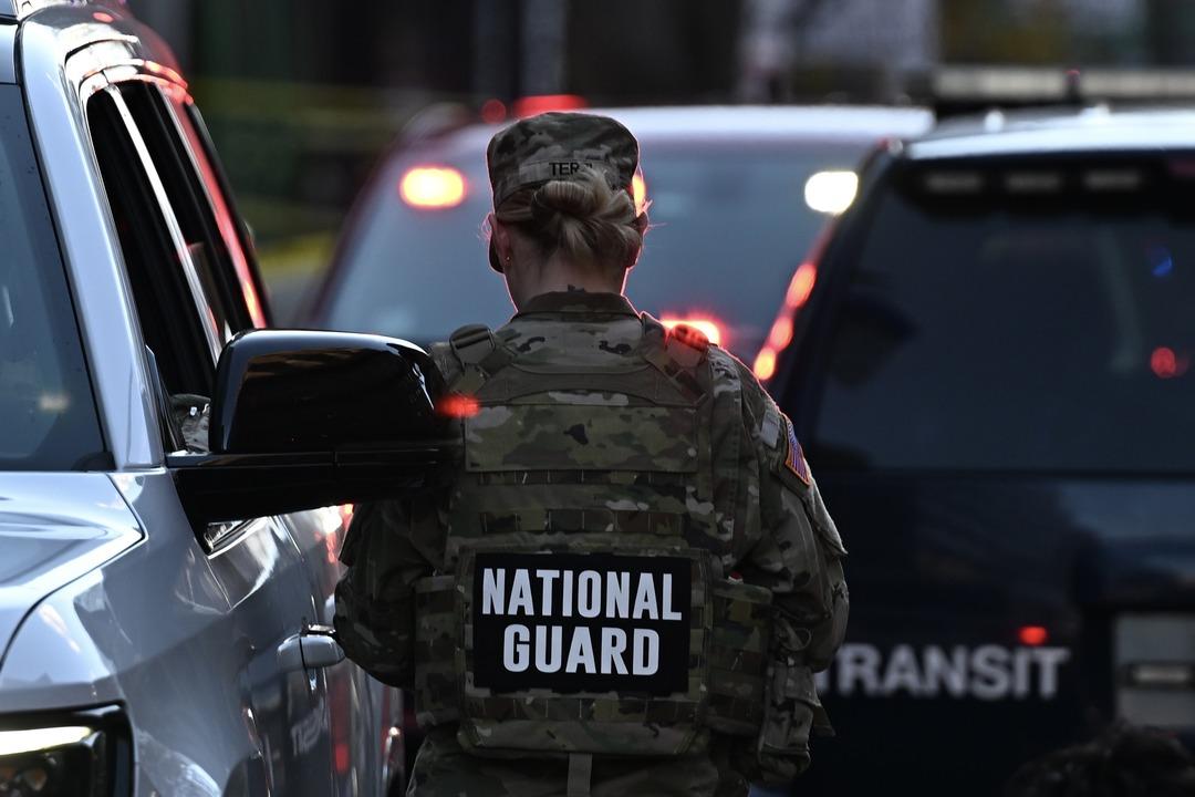 ABD yi karıştıran saldırının görüntüleri ortaya çıktı: Afgan saldırgan Ulusal Muhafızlara böyle pusu kurmuş 7