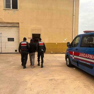 Hırsızlık suçundan 25 yıl kesinleşmiş cezayla aranan şahsı jandarma yakaladı